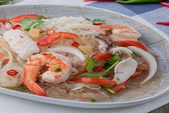 ยำวุ้นเส้นทะเล