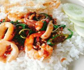 ข้าวกะเพราทะเลรวม