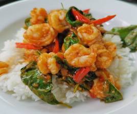 ข้าวกะเพรากุ้ง