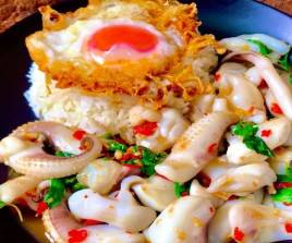ข้าวกะเพราหมึก