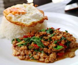ข้าวกะเพราหมูสับ