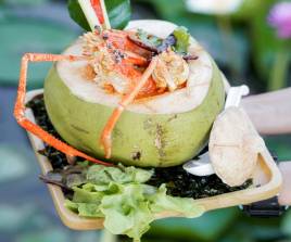 ต้มยำกุ้งมะพร้าวอ่อน