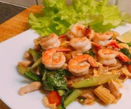 ผัดซีอิ๊วกุ้ง