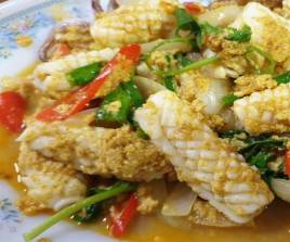 ผัดผงกะหรี่หมึก
