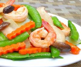 ผัดผักรวมมิตรกุ้ง