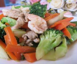 ผัดผักรวมมิตรหมู