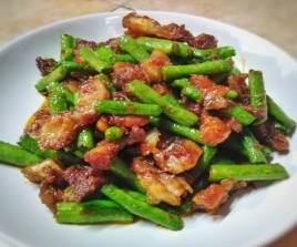 ผัดพริกแกงหมู