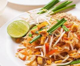 ผัดไทยไก่